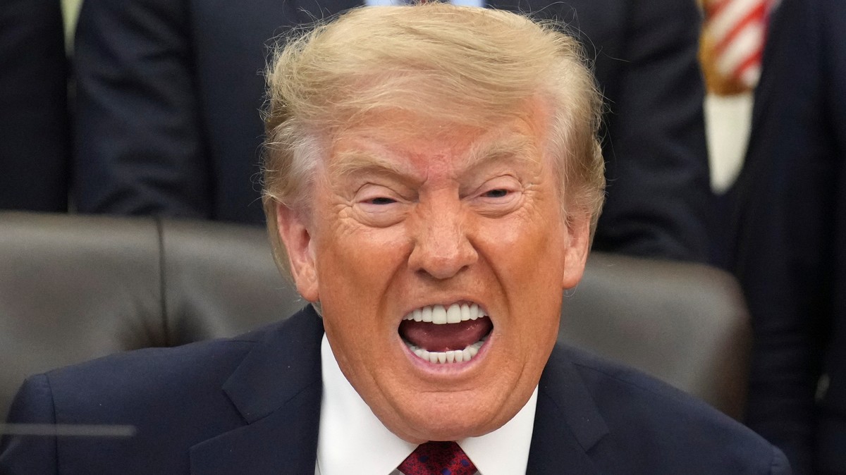 President Donald Trump speaks in the Oval Office of the White House, Monday, Aug. 31, 2026, in Washington. (AP Photo/Jacquelyn Martin)
Donald Trump