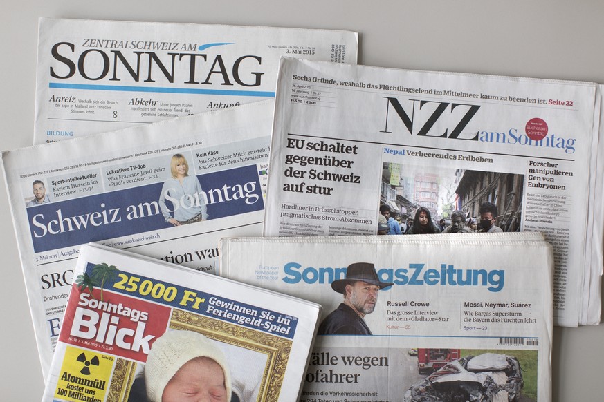 ARCHIV --- ZUM JAHRBUCH ZUR QUALITAET DER MEDIEN IN DER SCHWEIZ STELLEN WIR IHNEN FOLGENDES BILD ZUR VERFUEGUNG --- Die Schweizer Sonntagszeitungen NZZ am Sonntag, SonntagsZeitung, Schweiz am Sonntag, ...