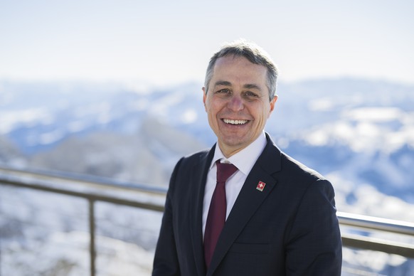 Bundespraesident Ignazio Cassis posiert auf dem Gipfel des Saentis nach einer Medienkonferenz zum 50-Jahr-Jubilaeum der Internationalen Bodenseekonferenz IBK, am Freitag, 14. Januar 2022, auf dem Gipf ...