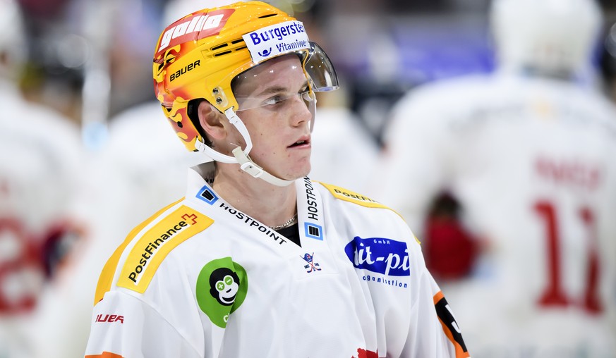 Rapperswils Dominik Egli reagiert nach der Niederlage (1-4), beim Eishockey Meisterschaftsspiel der National League A zwischen den HC Fribourg Gotteron und dem SC Rapperswil-Jona Lakers, am Samstag, 5 ...