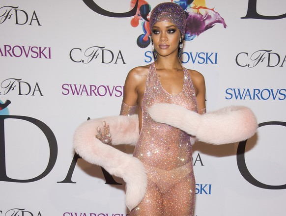 Rihanna an den&nbsp;CFDA Fashion Awards im Juni dieses Jahres: Ziemlich nackt, aber nicht ganz.&nbsp;