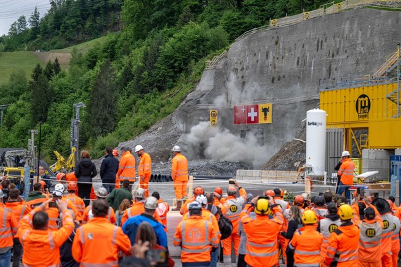 Axenstrasse Sprengung Morschacher Tunnel Ingenbohl Schwyz