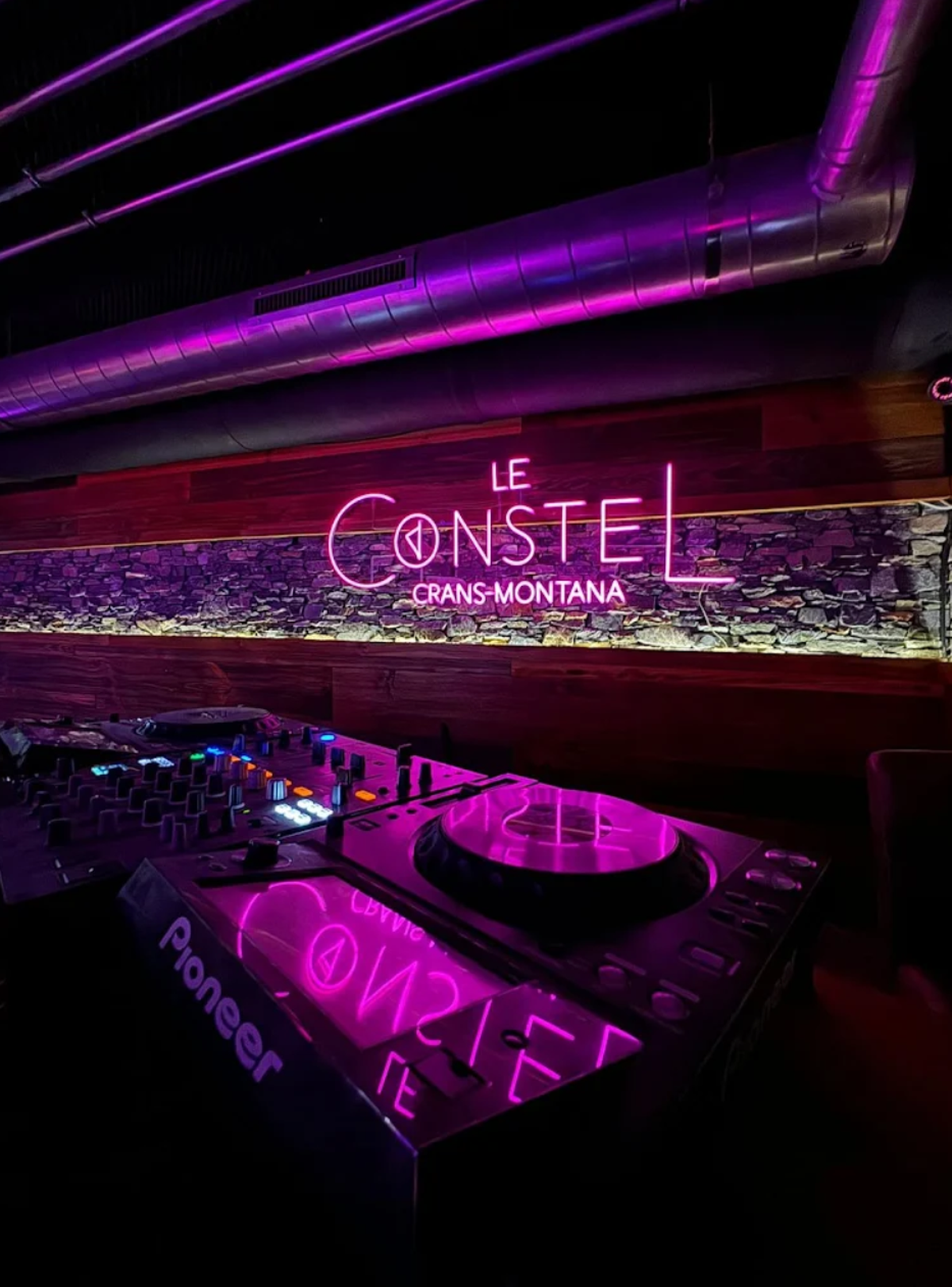 Constellation Bar Crans Montana Brand