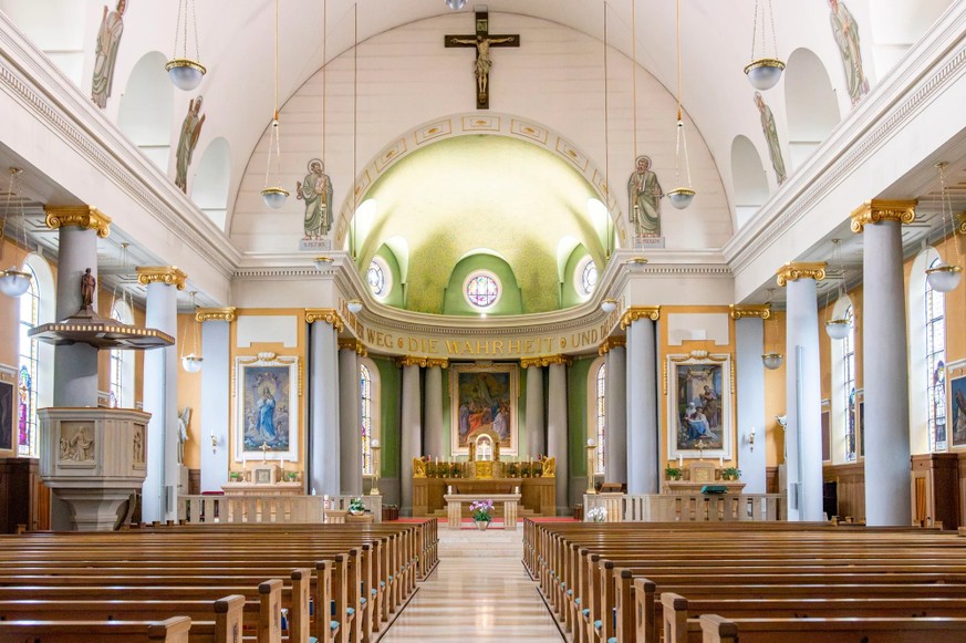 Katholische Kirche St. Agatha in Dietikon im Kanton