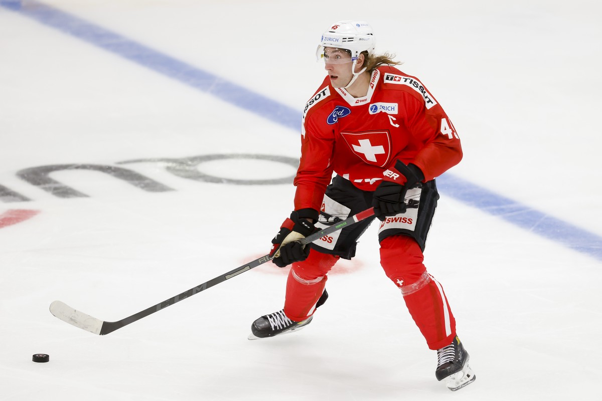 Switzerland's Michael Fora during the test ice hockey international game between Switzerland and Latvia at the Guettingersreuti hall in Weinfelden, Switzerland, on Saturday, 30 April 2022. (KEYST ...