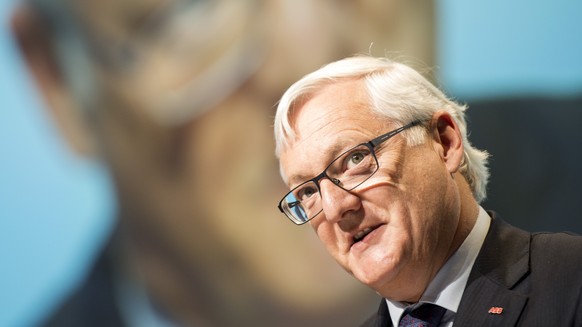 Der neu gewaehlte Verwaltungsratspraesident Peter Voser spricht an der Generalversammlung der Asea Brown Boveri (ABB) ueber das Geschaeftsjahr 2014, am Mittwoch, 30. April 2015, in der Messe Zuerich.  ...