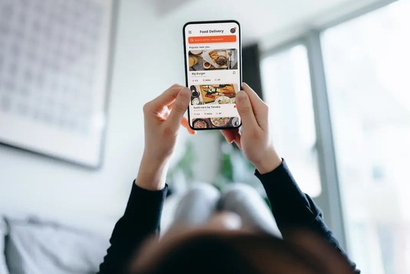 Food delivery Lieferdienst just eat eat.ch Uber eats Lieferando