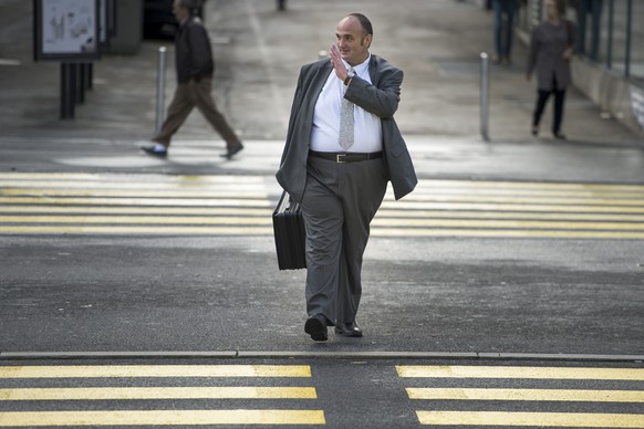 Jean-Charles Legrix, conseiller communal de la Chaux-de-Fonds, arrive a une conference de presse sur les investigations supplementaires conduites par le professeur Claude Rouiller dans l&#039;affaire  ...