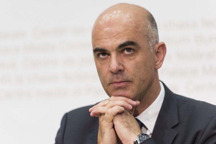 Sozialminister Alain Berset möchte einen sogenannten Interventionsmechanismus bei der Altersvorsorge, die Wirtschaft auch. Eine Mehrheit in der Ständeratskommission wehrt sich aber gegen ein automatis ...