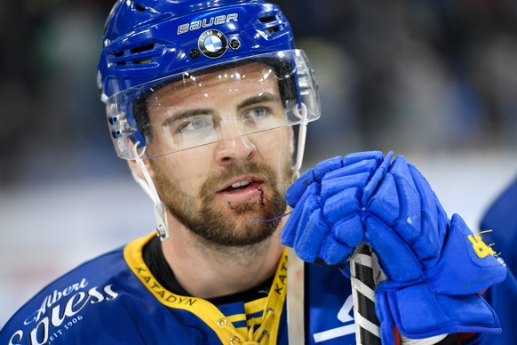 Davos&#039; Luca Hischier nach dem Eishockey-Qualifikationsspiel der National League A zwischen dem HC Davos und den ZSC Lions, am Samstag, 23. Februar 2019, in der Vaillant Arena in Davos. (KEYSTONE/ ...