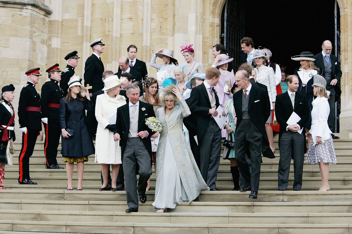 Charles, alors prince de Galles, et sa femme Camilla Parker-Bowles leur jour de leurs noces, le 9 avril 2005. (Photo by Tim Graham Photo Library via Getty Images)