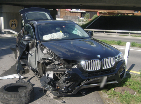 So sah das Auto nach dem Unfall aus.