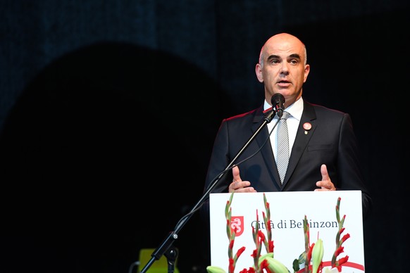 Bundesrat Alain Berset haelt eine Rede zum 1. August 2020 im ehemaligen Augustinerkloster Monte Carasso. (KEYSTONE/Ti-Press/Alessandro Crinari)