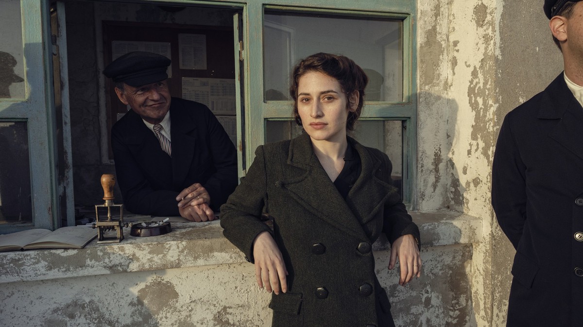 Deleila Piasko as Lisa Fittko in Transatlantic, Courtesy of Netflix © 2023