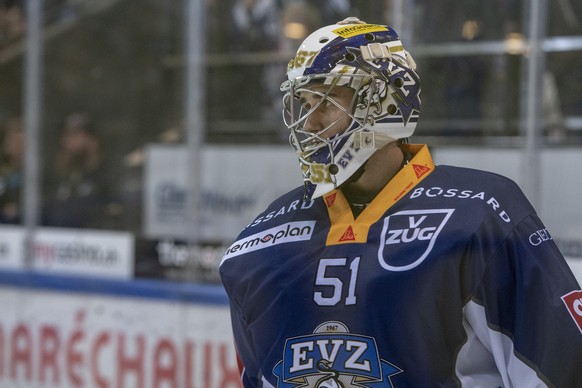 Torhueter Luca Hollenstein von Zug beim Eishockey Meisterschaftsspiel in der Qualifikation der National League zwischen dem EV Zug und dem HC Ambri-Piotta vom Freitag, 11.Oktober 2019 in Zug. (KEYSTON ...