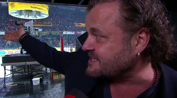 Unglaublich! Sigthorsson schiesst (eventuell) Siegtorson – doch was macht Joe Hart hier?
Hoffe Büne Huber schaut mit. Das ist nämlich alles andere, als Pussy-Fussball!