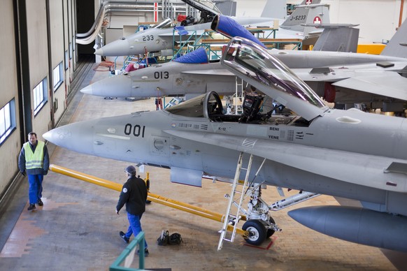 F/A-18-Jets bei der Wartung bei der Ruag in Emmen.<br data-editable="remove">