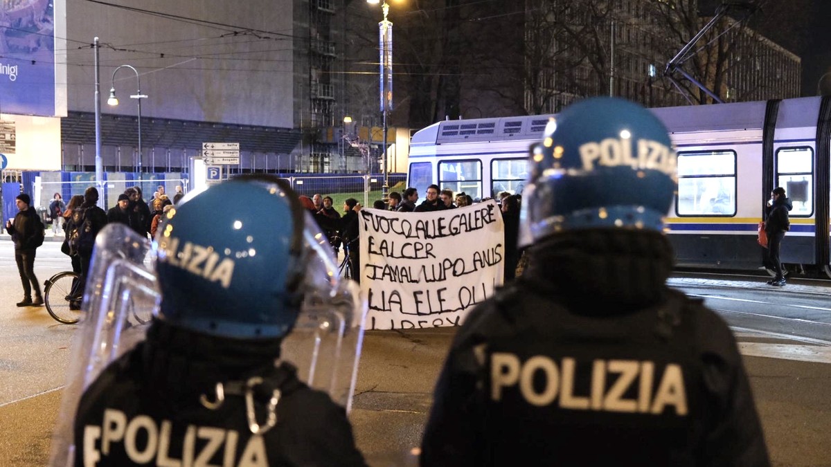 Riots in Turin: Meloni government condemns violence against police Former head of government of the Soviet Union dies