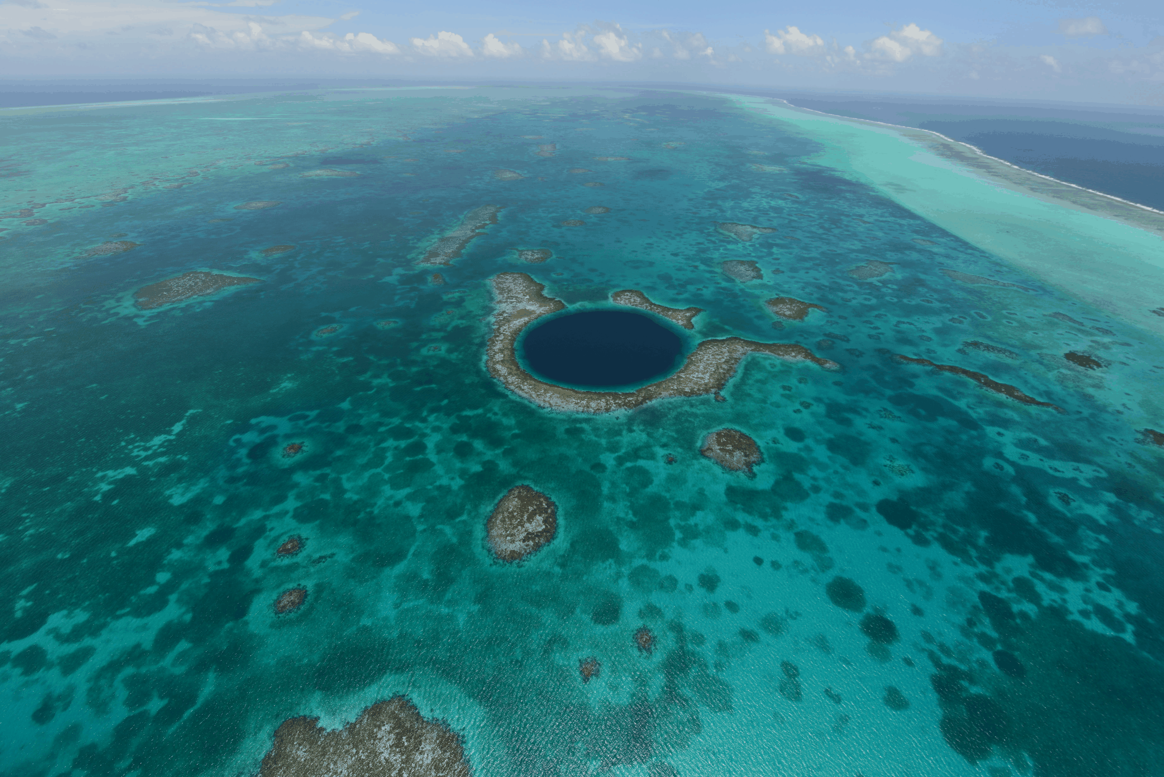 Das weltberühmte «Great Blue Hole» ist ebenfalls Teil des Belize Riffs.