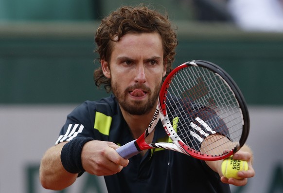 Gulbis hochkonzentriert.