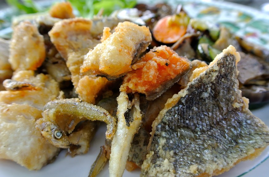 Das in Italien allseits beliebte Fritto Misto – nur nimmt man im Tessin die heimischen Süsswasserfische. 