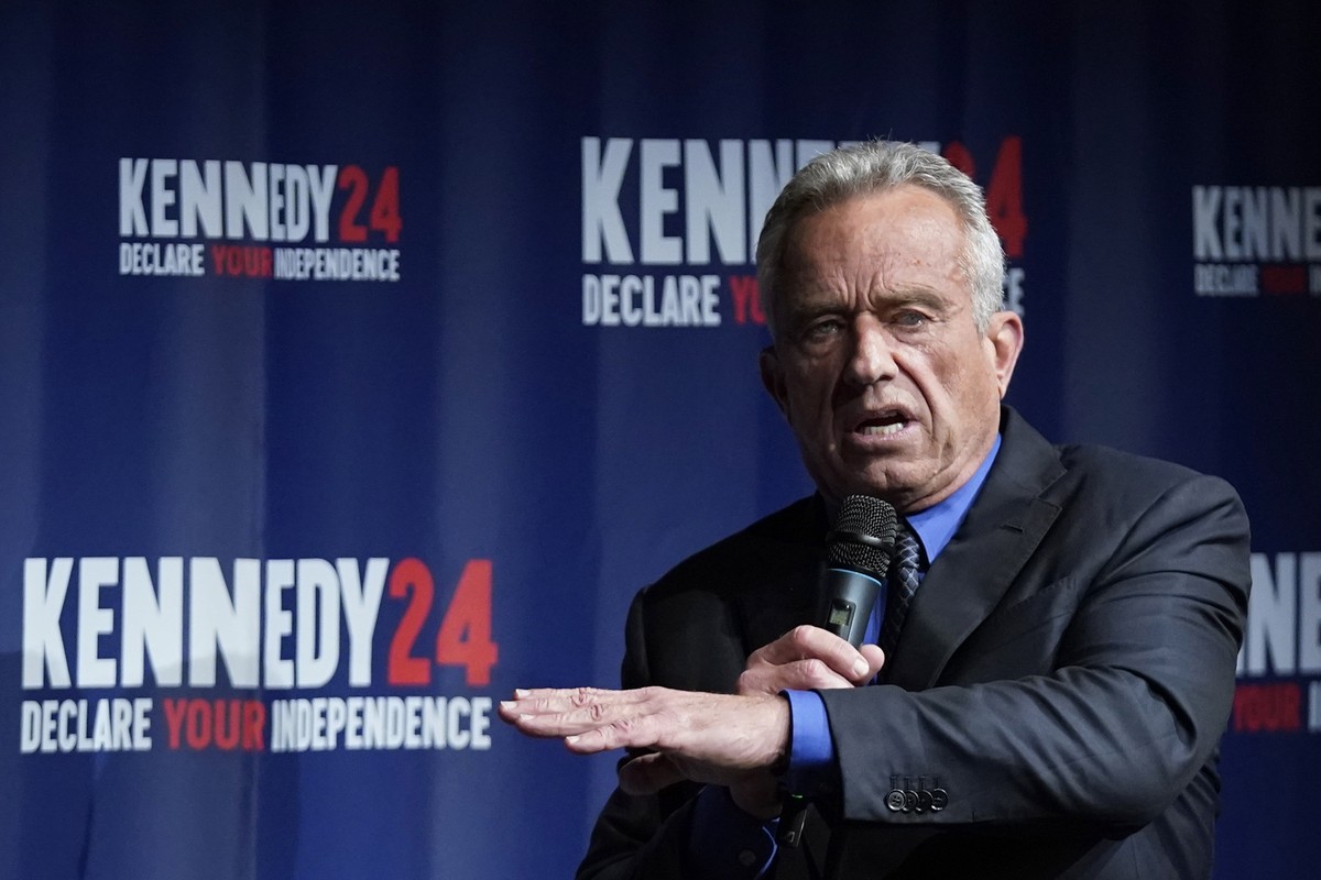 FILE - Presidential candidate Robert F. Kennedy Jr., speaks during a campaign event at the Adrienne Arsht Center for the Performing Arts of Miami-Dade County, Thursday, Oct. 12, 2023, in Miami. (AP Ph ...