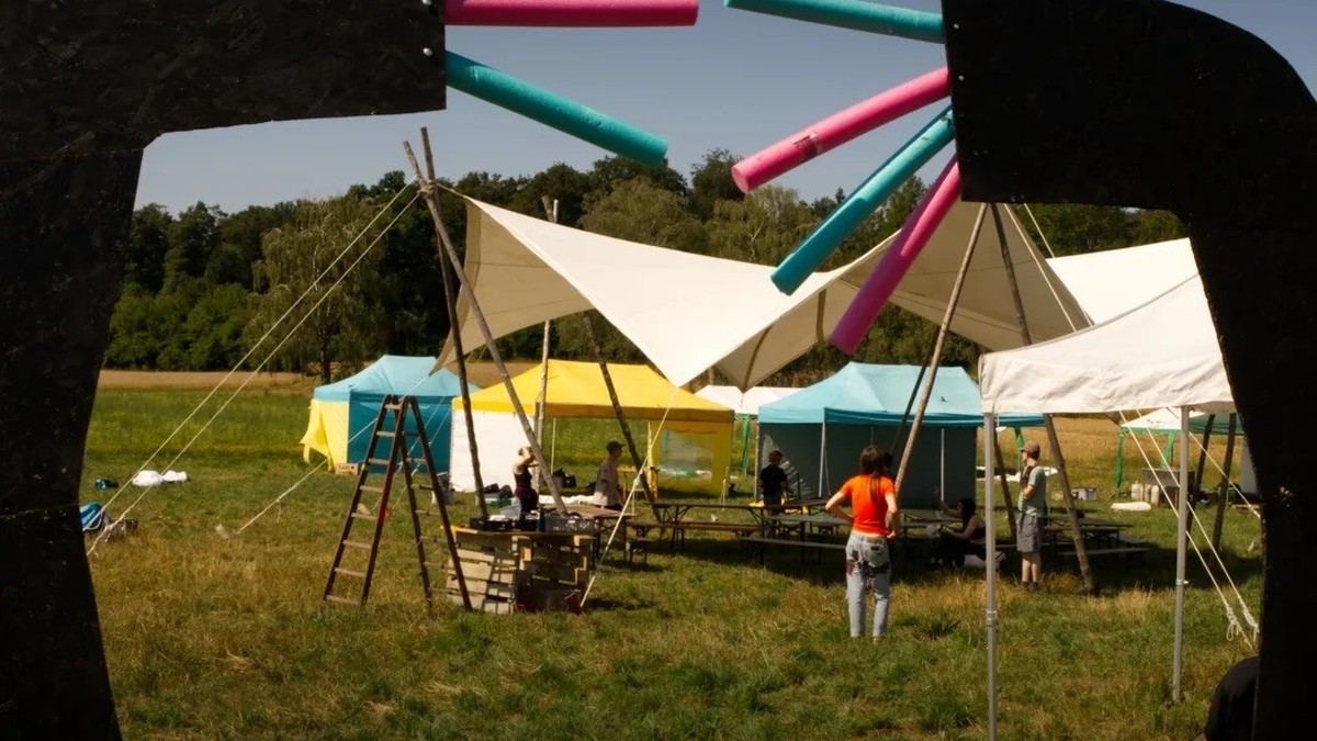 Polizei-verl-ngert-R-umungsfrist-f-r-Protestcamp-in-Benken-ZH