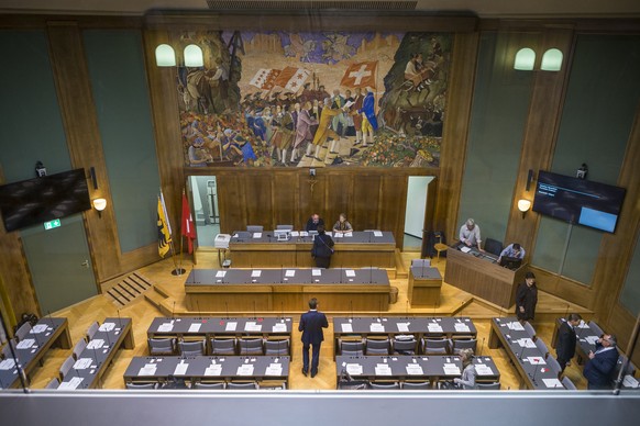 Der Ratssaal vor der geplanten Vereidigung der neugewaehlten Staats- und Grossraete waehrend der Konstituierenden Session im kantonalen Parlament Wallis in Sitten am Montag 27. Maerz 2017. (KEYSTONE/D ...