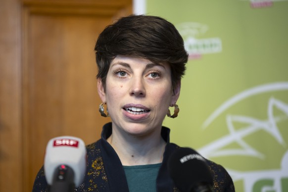 Lisa Mazzone, Parteipraesidentin Gruene Schweiz, spricht waehrend einer Medienkonferenz ueber die neuen Import-Zoelle in die USA, am Donnerstag, 3. April 2025, in Bern. (KEYSTONE/Peter Klaunzer)
