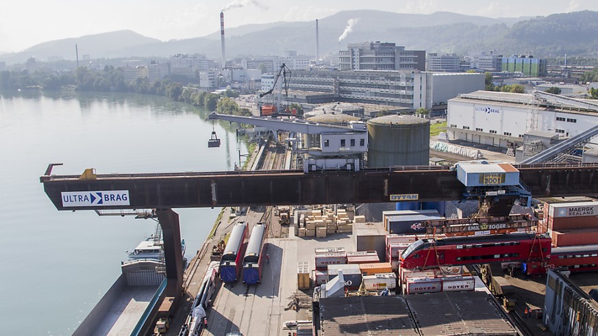 Swiss trading companies are relatively well through the crises – but few are saving energy Musk sells Tesla shares worth about four billion dollars