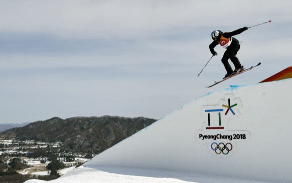 Elias聽Ambuehl, of Switzerland, jumps during the men&#039;s slopestyle qualifying at Phoenix Snow Park at the 2018 Winter Olympics in Pyeongchang, South Korea, Sunday, Feb. 18, 2018. (AP Photo/Kin Cheu ...