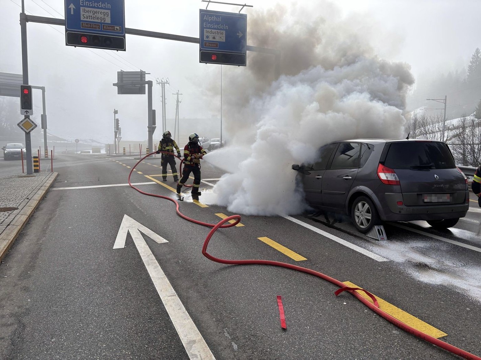 Autobrand bei Einsiedeln, SZ, 8.2.2026