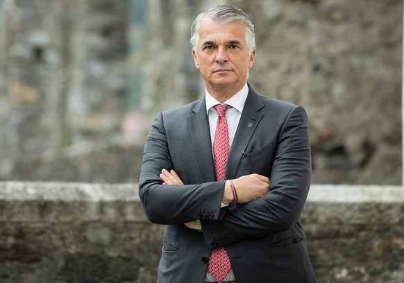 Sergio Ermotti, CEO UBS, posiert anlaesslich einer Pressekonferenz der UBS beim Castelgrande in Bellinzona anlaesslich dem 100-jaehrigen Bestehen der UBS Locarno und Lugano, am Donnerstag, 22. Oktober ...