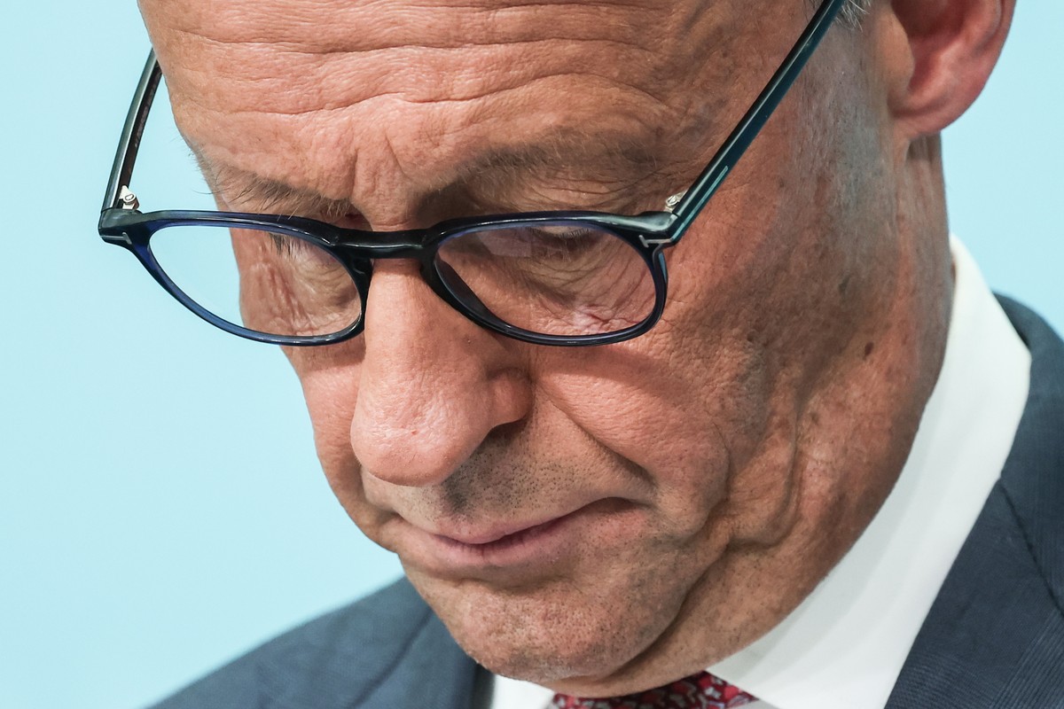 epa13254233 German Chancellor and leader of the Christian Democratic Union (CDU) Friedrich Merz attends a press conference at CDU party's headquaters after a CDU party board meeting in Berlin, Ge ...