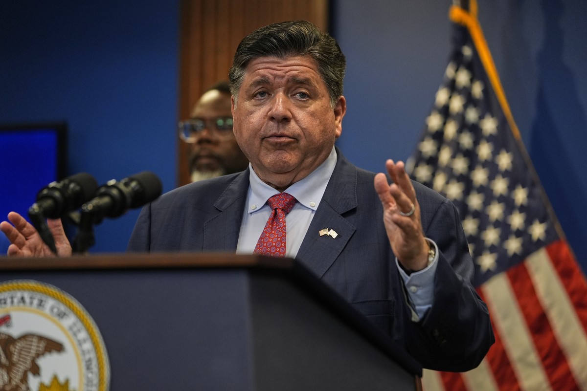 Illinois Gov. JB Pritzker speaks during a press conference Tuesday, Sept. 2, 2025, in Chicago. (AP Photo/Kiichiro Sato)
Trump Chicago