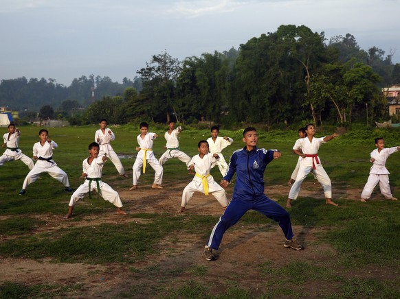 Als Ansporn: Im Karate könntest du ab 2020 Olympische Medaillen holen.