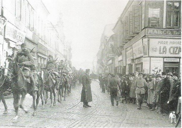 Erster Weltkrieg RumÃ¤nien Einmarsch in Bukarest 1916 (PD)