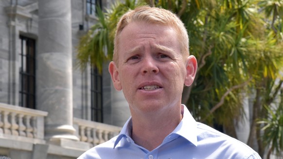 epa10419247 New Zealand Police Minister Chris Hipkins speaks to media outside Parliament House in Wellington, New Zealand, 21 January 2023. Hipkins is the sole candidate to succeed Jacinda Ardern as L ...