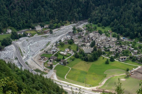 23. August 2017: Im Bündner Bergdorf Bondo im Bergell kommt es zu einem der grössten Bergstürze seit über 130 Jahren. Über drei Millionen Kubikmeter Gestein stürzen auf den darunterliegenden Gletscher ...