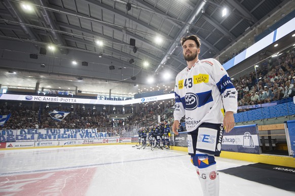 Michael Spacek faehrt aufs Eis, bei der Mannschaftspraesentation des HC Ambri-Piotta fuer die neue Saison 2022/23, am Sonntag, 31. Juli 2022, in Ambri. (KEYSTONE/Ti-Press/Samuel Golay)