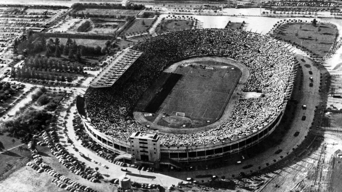 Die Luftaufnahme zeigt das Hauptstadion "Estado Nacional de Santiago de Chile", in welchem die Spiele der Weltmeisterschaften 1962 in Chile stattfinden werden, aufgenommen am 20. Maerz 1962. ...