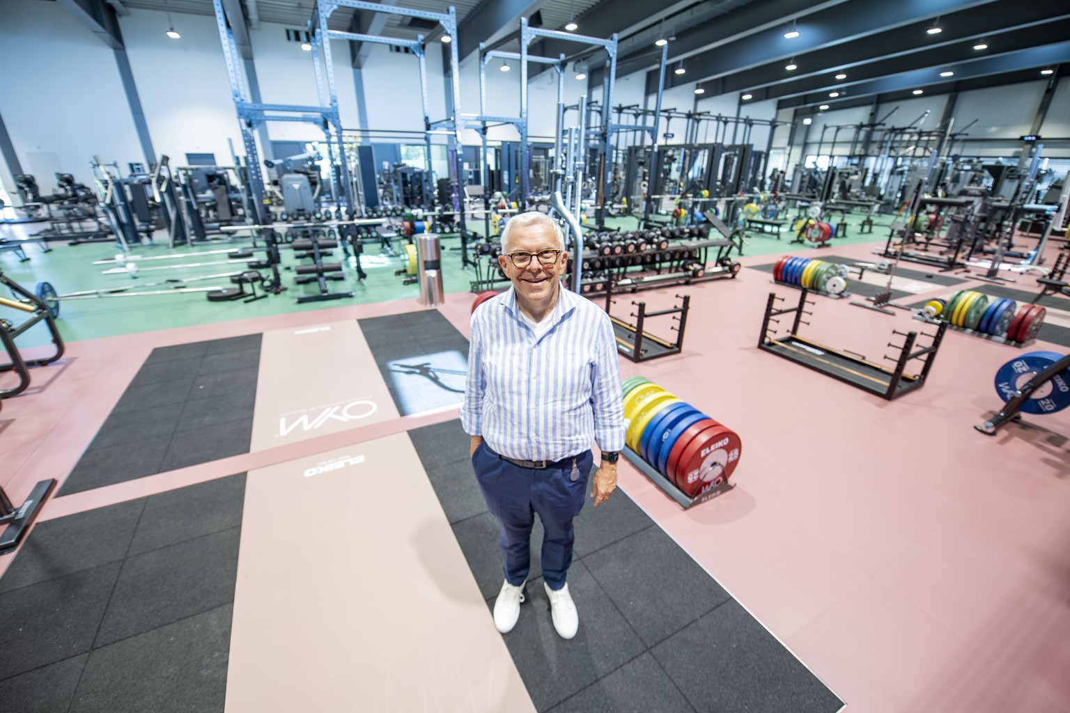 Der Apotheker und Wissenschaftler Hans-Peter Strebel (genannt HP Strebel) waehrend eines Rundganges durch das Spitzensport-Zentrum &quot;OYM&quot; (&quot;On Your Marks&quot;), am Mittwoch, 26. August  ...