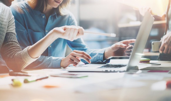 Digitalisierung in der Arbeitswelt: Gemäss neuer Umfrage sowohl Gefahr als auch Chancen in den Augen der Arbeitnehmer.