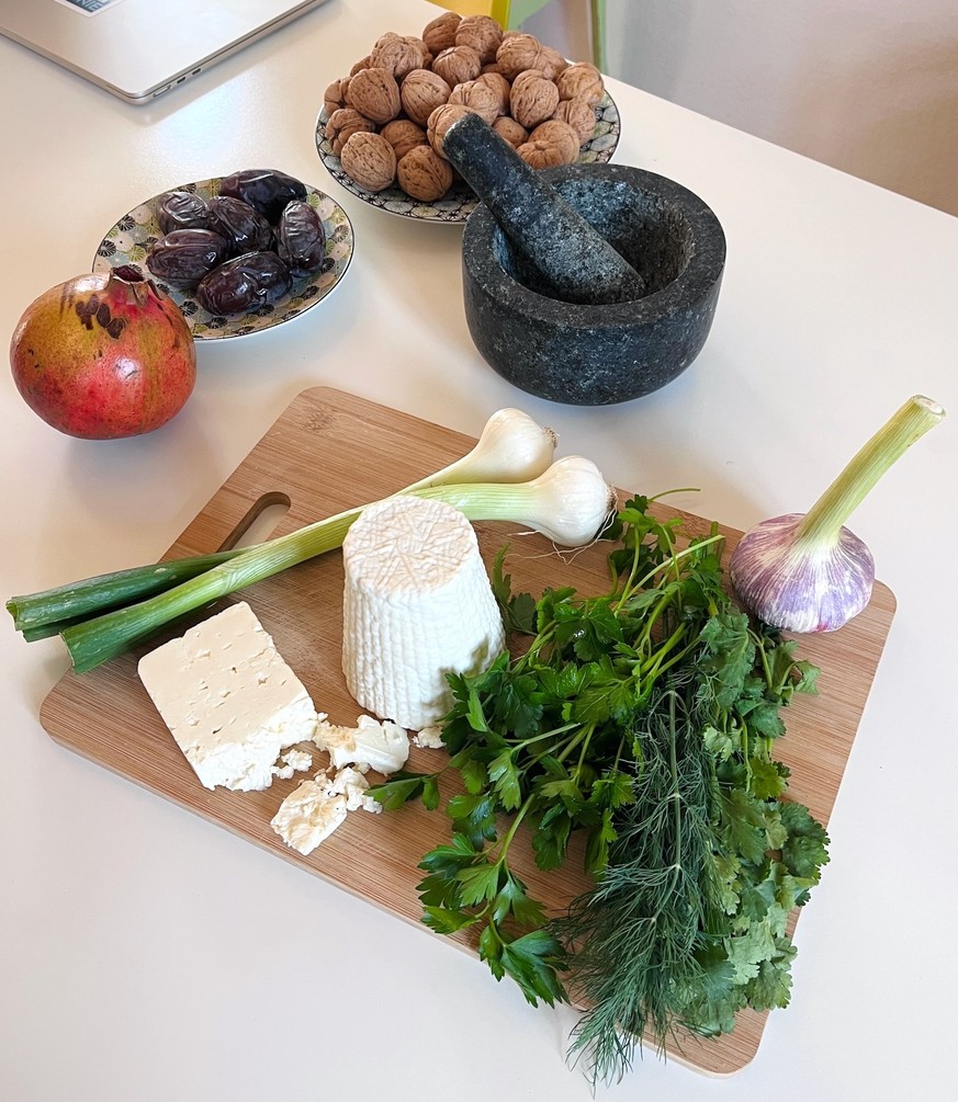 Wir kochen eine 2000-jährige Pizza aus Pompeji. 
F yeah. 
Eine römische Pizza. Literally.