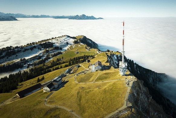 Inselberg Rigi Kulm ältestes Gipfelhotel der Schweiz Schweiz der Rekorde Nebelmeer