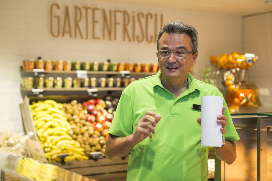 Coop-Chef Joos Sutter im Tenu léger bei der Präsentation eines neuen Ladenkonzeptes in Zürich.