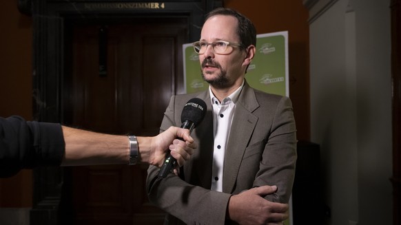 Balthasar Glaettli, Parteipraesident Gruene und Nationalrat GP-ZH, im Interview nach einem Point de Presse ueber die kommende Bundesratswahl, nach der ersten Fraktionssitzung der Gruenen nach den Eidg ...