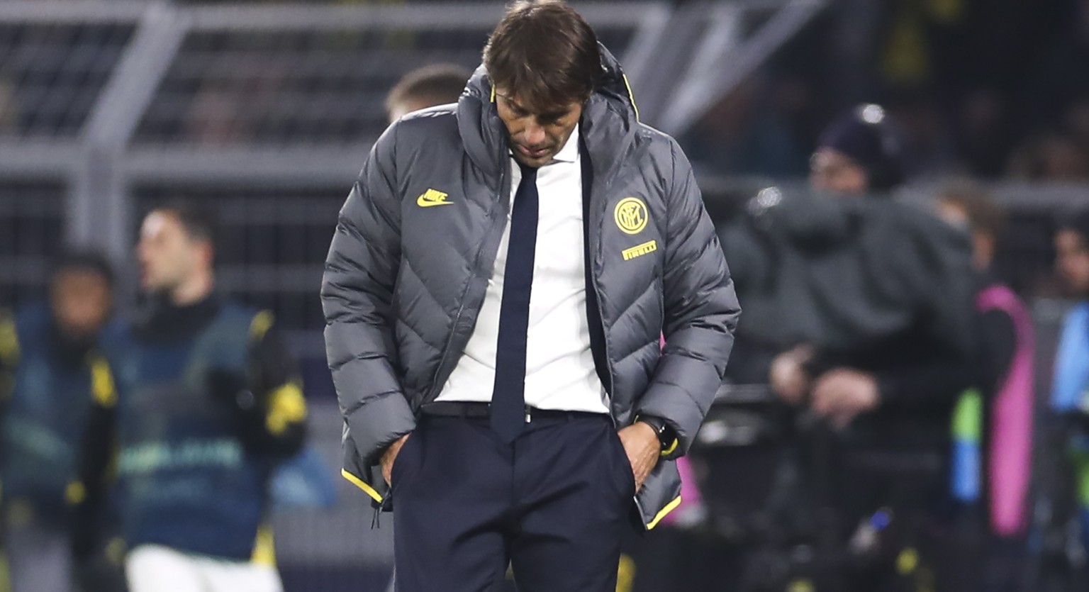 epa07975233 Inter&#039;s head coach Antonio Conte reacts during the UEFA Champions League group F soccer match between Borussia Dortmund and Inter Milan in Dortmund, Germany, 05 November 2019. EPA/FRI ...