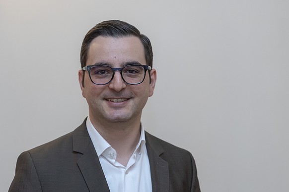 Luca Urgese, Grossrat und Praesident FDB BS, laechelt an einer Medienkonferenz der BDP, CVP, EVP, FDP, GLP, LDP zu den National- und Staenderatswahlen 2019, in Basel am Donnerstag, 7. Februar 2019. (K ...