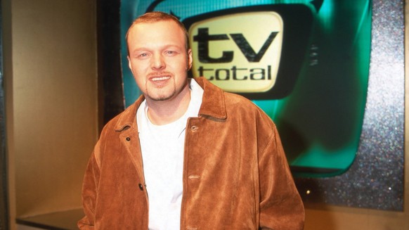 Stefan Raab Stefan Raab stellt seine neue Show TV Total beim Sender Pro7 vor, Köln Mülheim, Deutschland 1999., Köln-Mülheim Nordrhein-Westfalen Deutschland *** Stefan Raab Stefan Raab presents his new ...